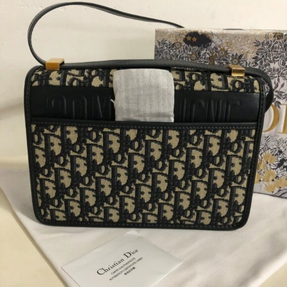 Ladies 30 Montaigne Bag - Picture 6 of 7